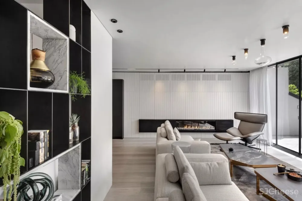 黑白灰品质感大宅 Aviram Kushmirski