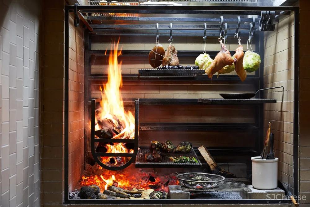 auburn餐厅室内设计,洛杉矶 / Klein Agency