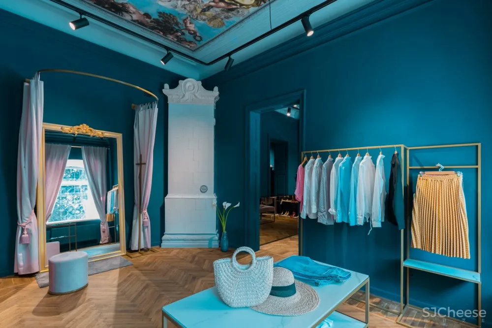 AB + Partners | 摩尔多瓦Flo品牌服装店