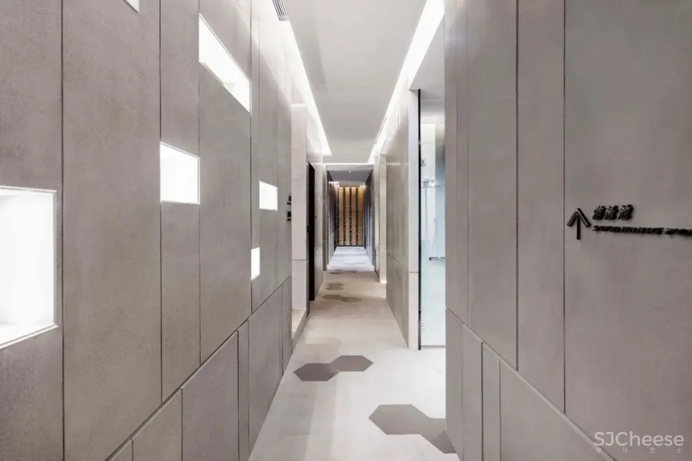 新作 | 复星集团 · BFC 外滩金融中心空中健身会所 · 连自成重磅新作