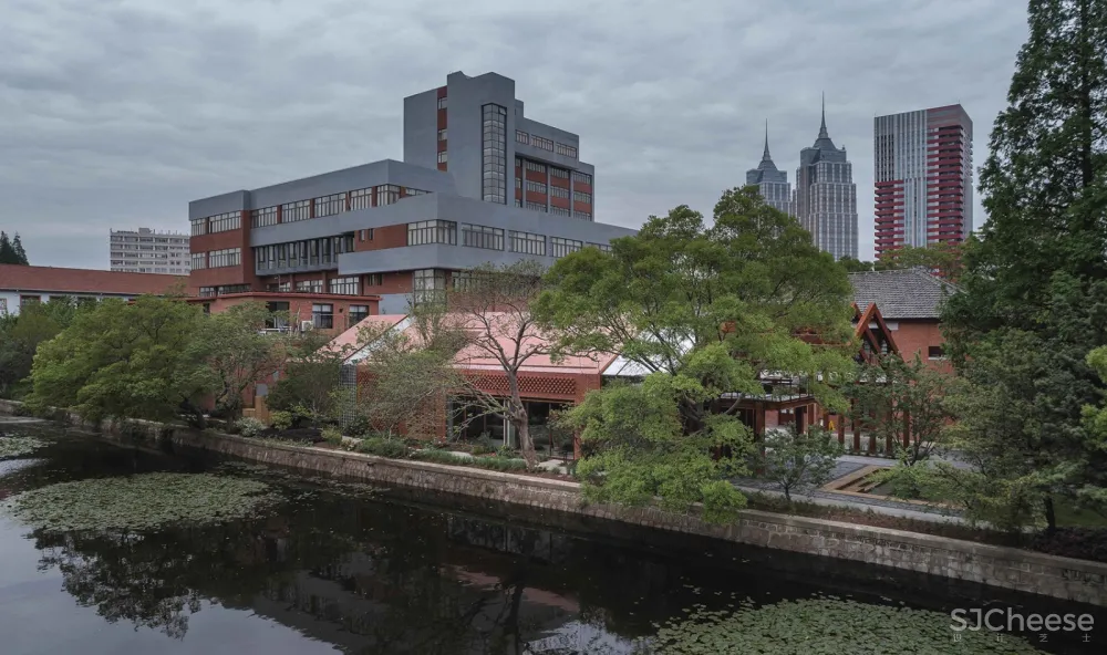 在记忆与希望之间-华东师范大学丽娃河畔书吧修缮，上海 / 上海日清建筑设计有限公司