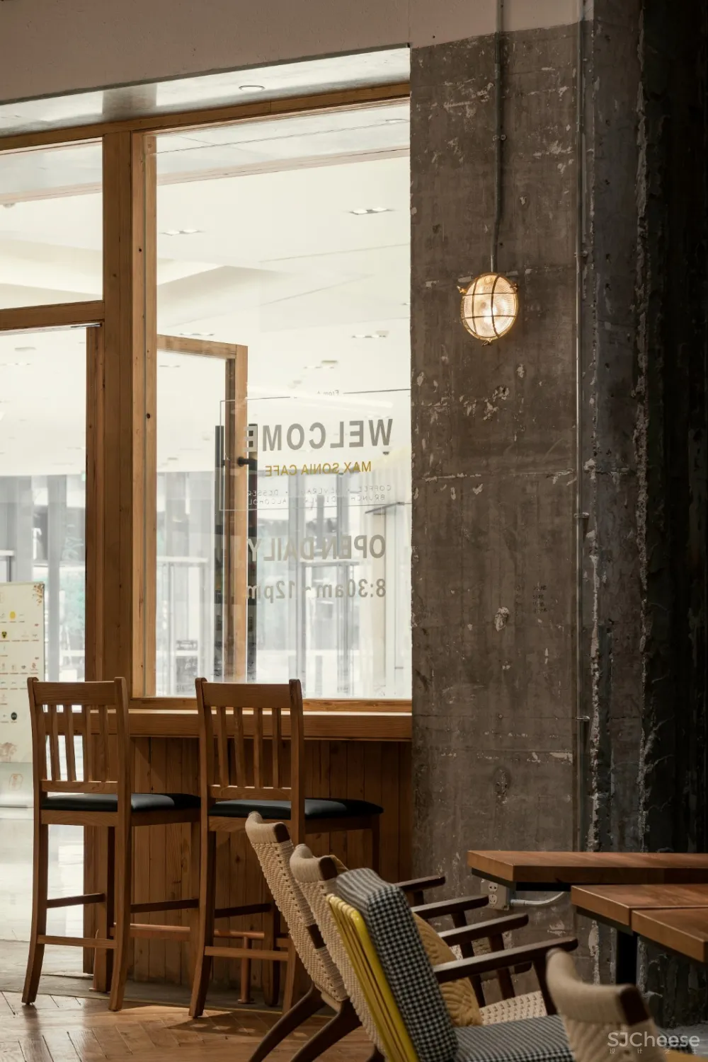 低成本实验性城市工业感咖啡馆,马苏娅咖啡 宣驰设计