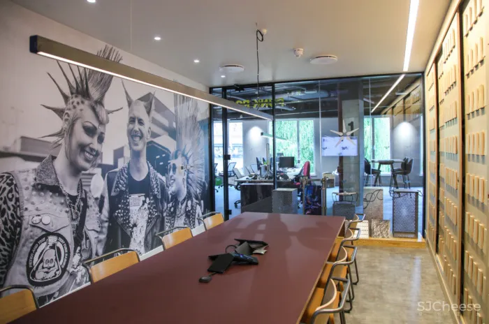 SpaceInvader | 伦敦鞋品牌Dr. Martens办公室