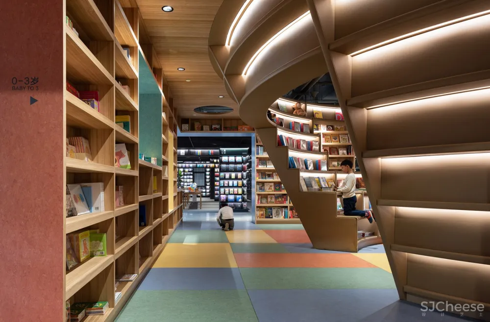 以“街巷”概念延续城市视角与空间体验,Page One 北京坊书店 直向建筑