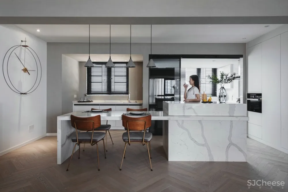 165㎡里的爱情故事/吹着海风/看看电影/沉浸于两个人的浪漫