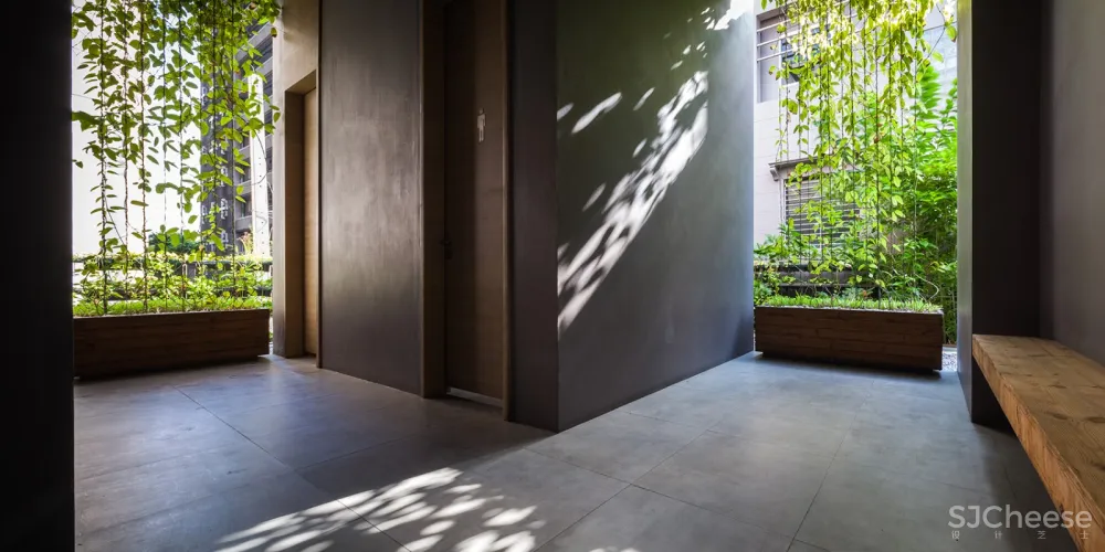 Ad Lib酒店庭院，曼谷 / T.R.O.P: terrains+open space