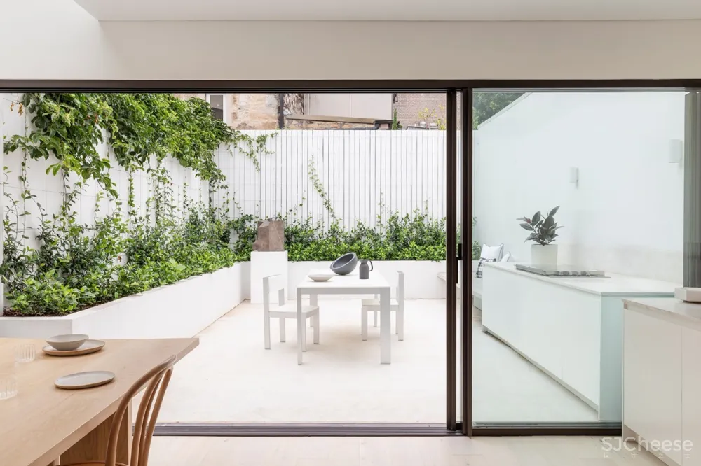 老房改造,留一面石头墙丨让家里更美