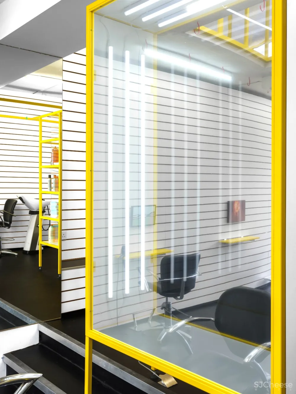 艺术品取代镜子，伦敦DKUK美发沙龙 Sam Jacob Studio