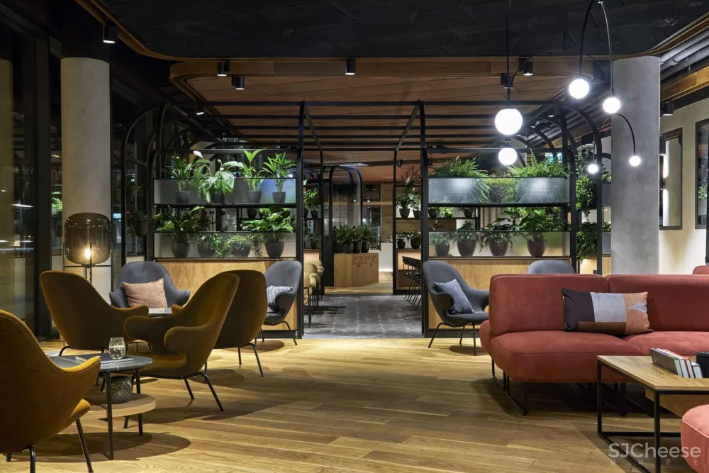 波兰现代工业的精致与活力，PURO酒店 SUPER FUTURES