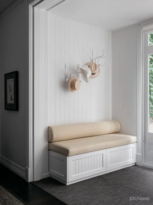 Phoebe Nicol | 精致现代风外壳下的欧洲经典