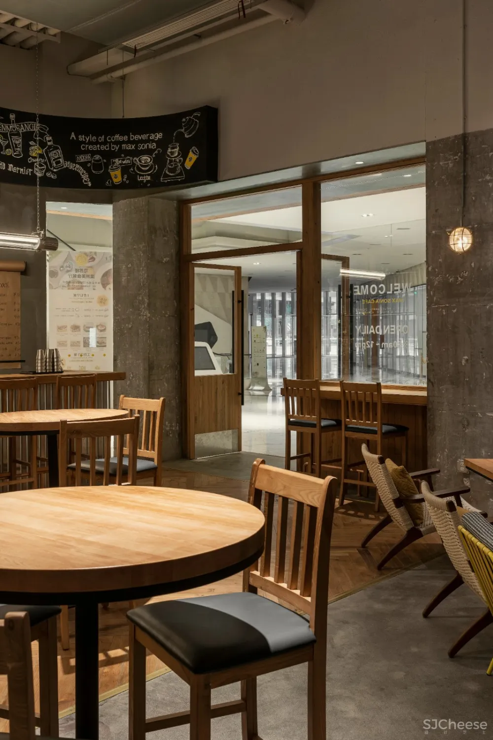 低成本实验性城市工业感咖啡馆,马苏娅咖啡 宣驰设计