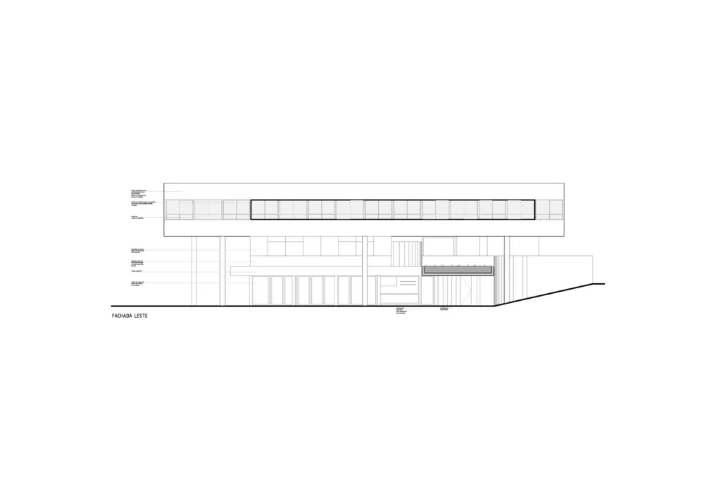 Estúdio Cláudio Resmini | 巴西湖畔三层别墅