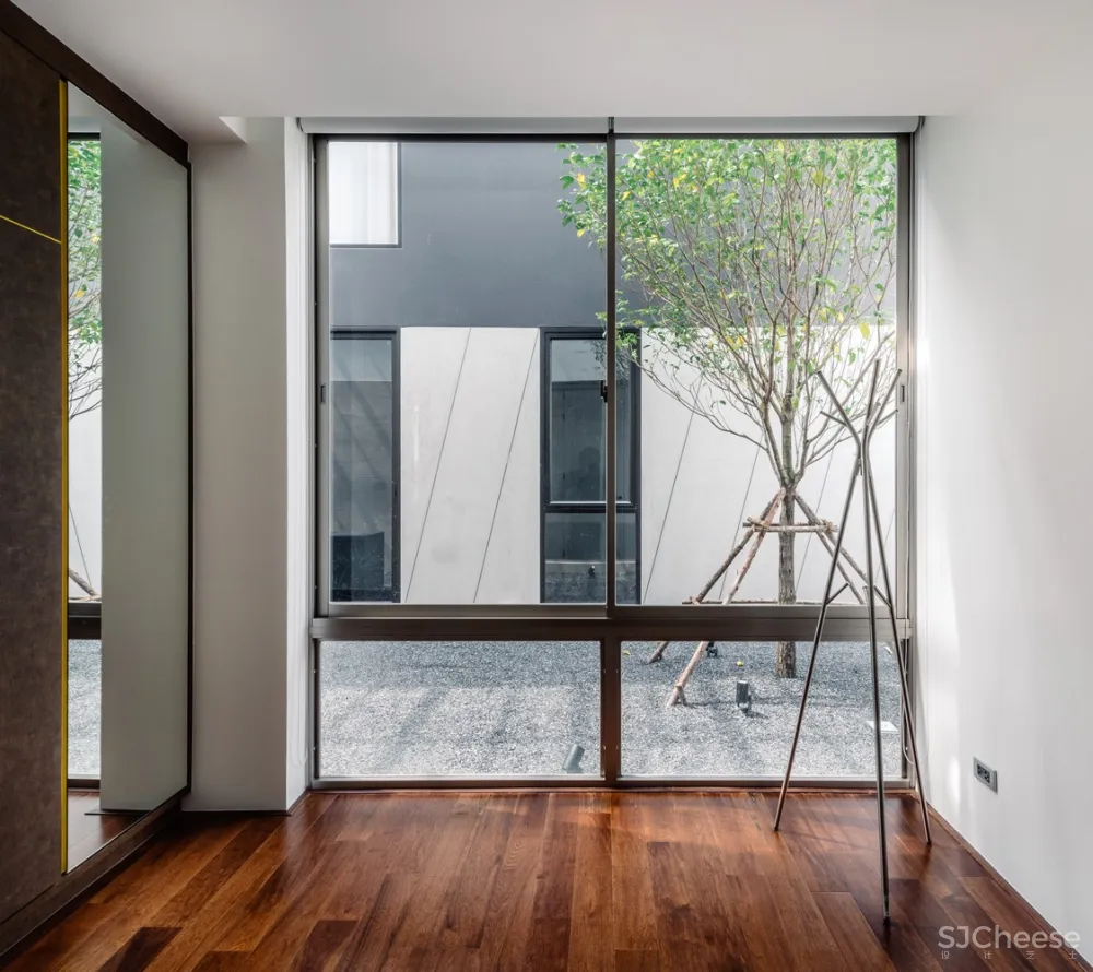 FLAT12x | 古典与现代结合的泰国住宅 Bird Bom House