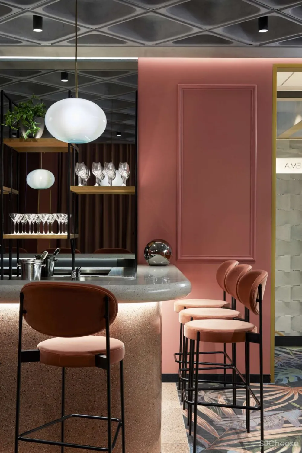 波兰现代工业的精致与活力，PURO酒店 SUPER FUTURES