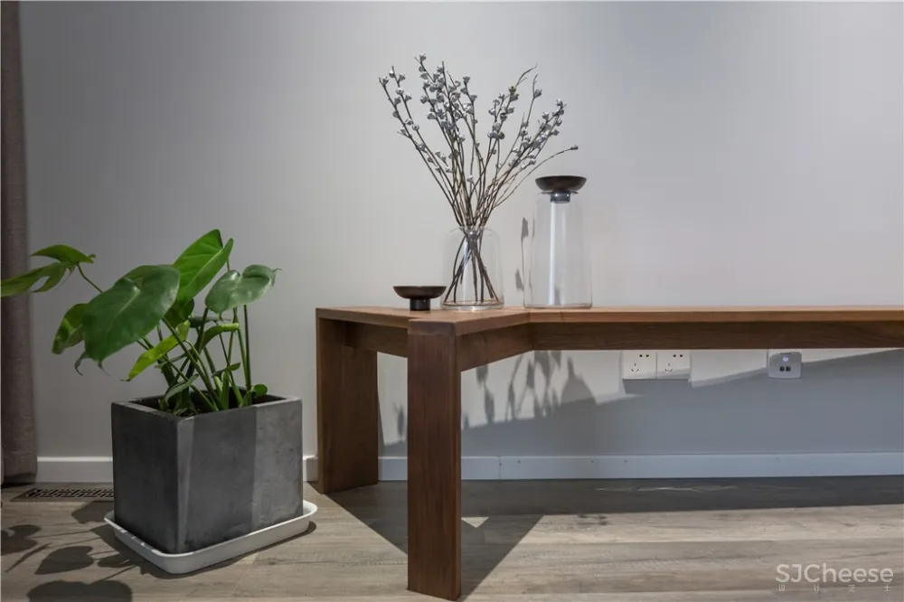 《漫画家日记》160㎡简约黑白灰 欢乐佳园装饰