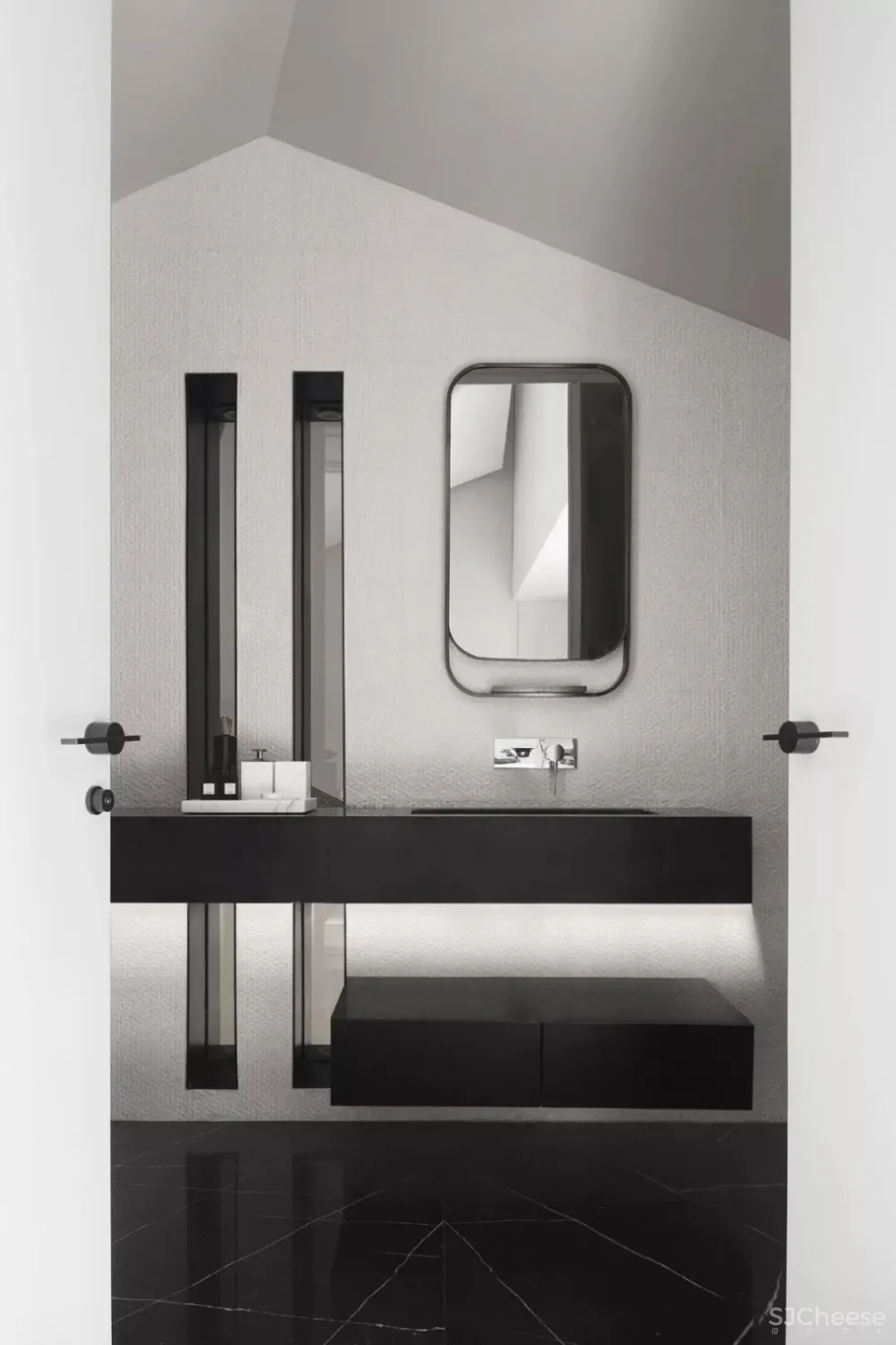 LSD | 寻找向心而生的唯一解