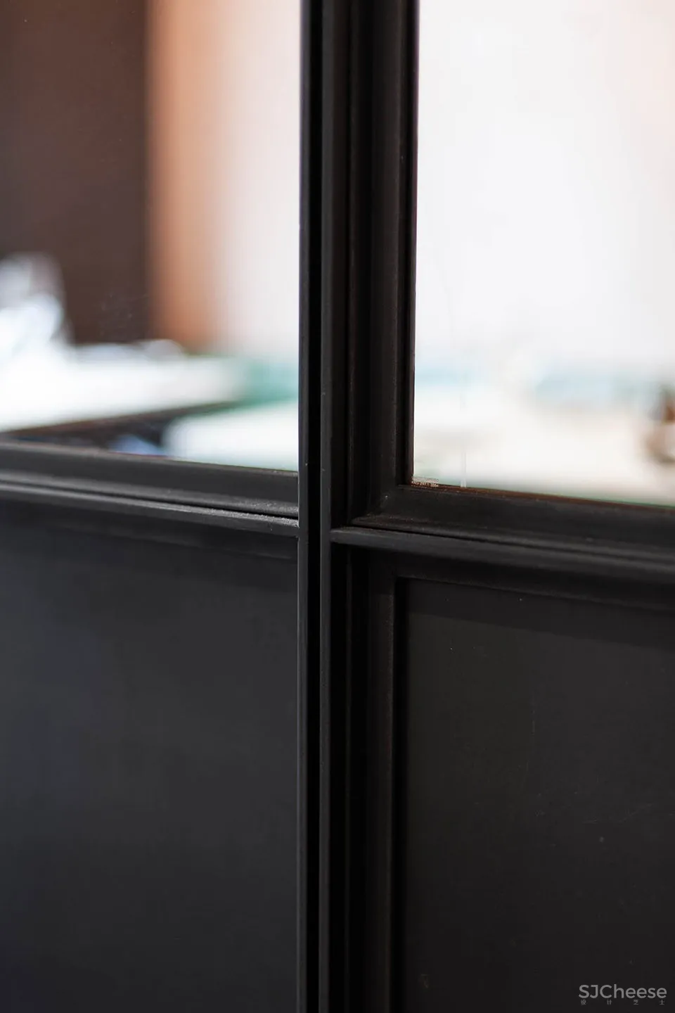 蒙特利尔 RYÙ餐厅:如同漂浮在空中的木栅格堆积效果