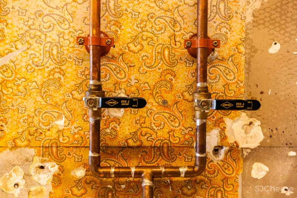 蒙特利尔 RYÙ餐厅:如同漂浮在空中的木栅格堆积效果