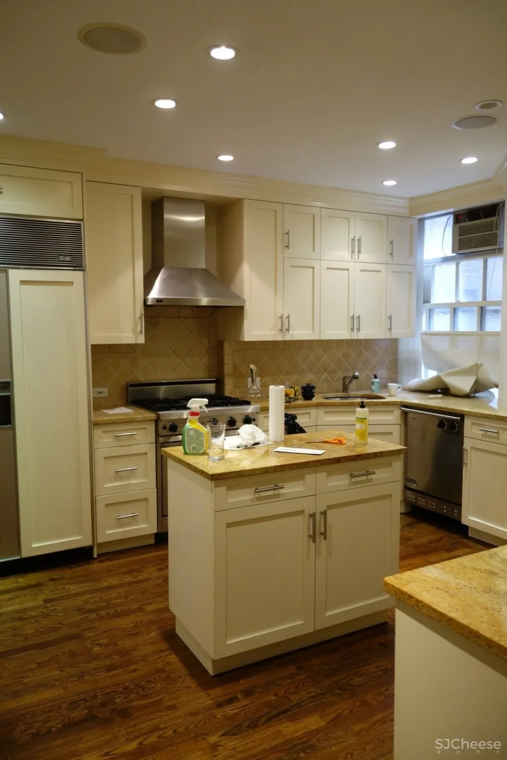 旧房翻新瞬间变成豪华公寓丨看这个设计师是如何改造的