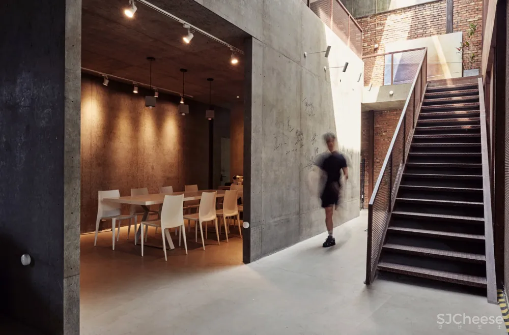 最新 | 独立建筑师李子晗:北京 LUMIFACULTY视觉创意机构