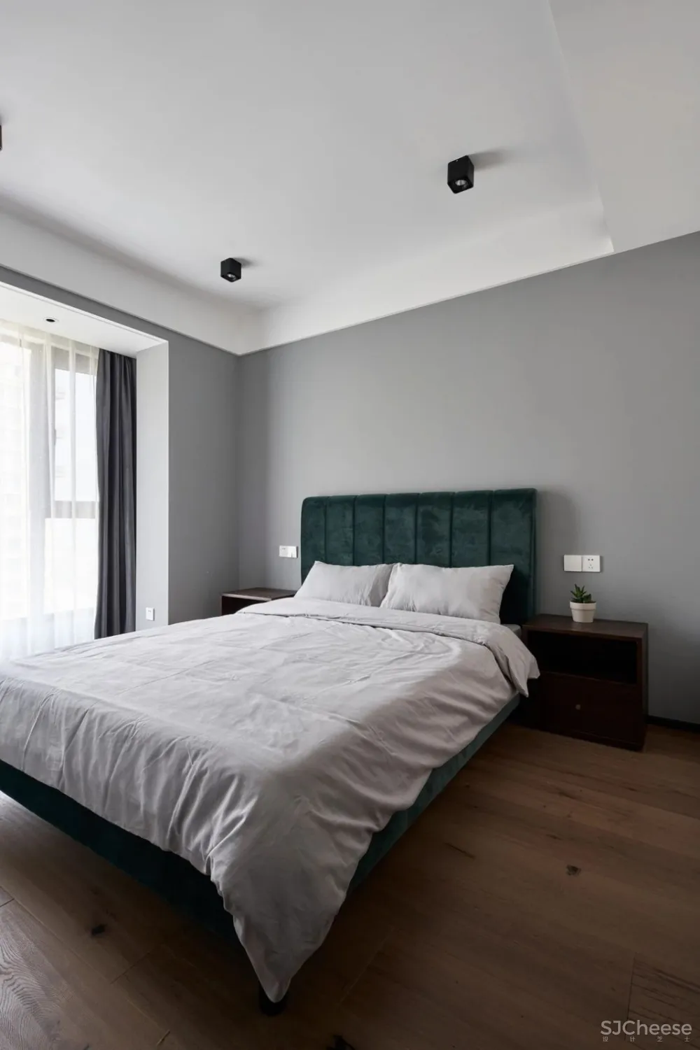 力设计 新作丨手办一面墙 江边一套房