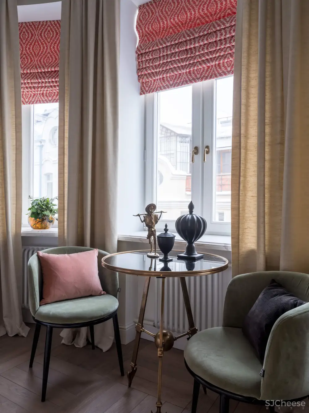 Anna Clark | 俄罗斯一间19世纪浪漫复古公寓