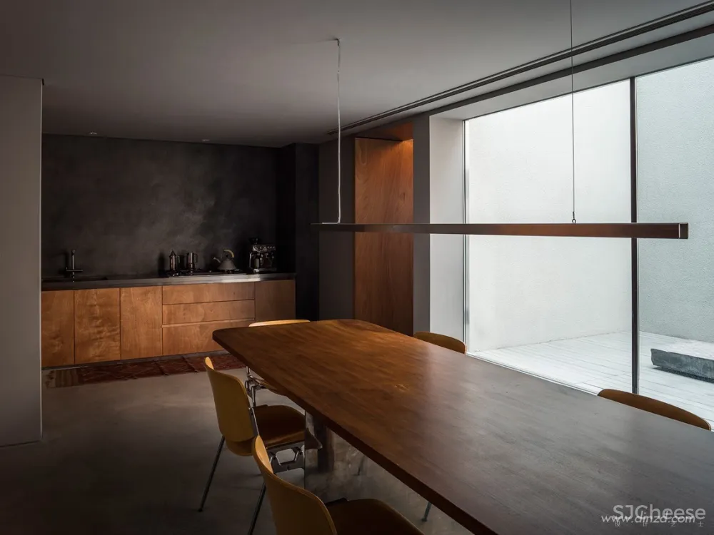 左通右达 | 在腾挪转移中,缓缓降临