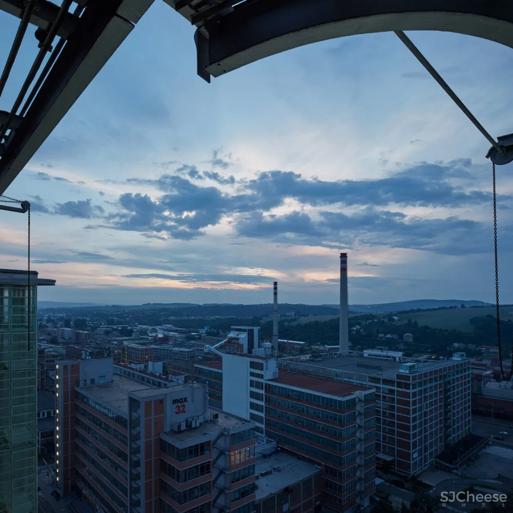 新作 | petrjanda/brainwork:捷克 兹林32号阁楼式公寓