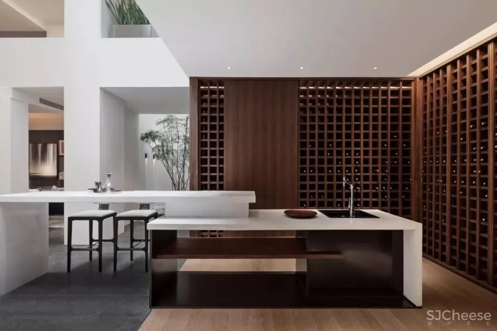 LSD | 寻找向心而生的唯一解