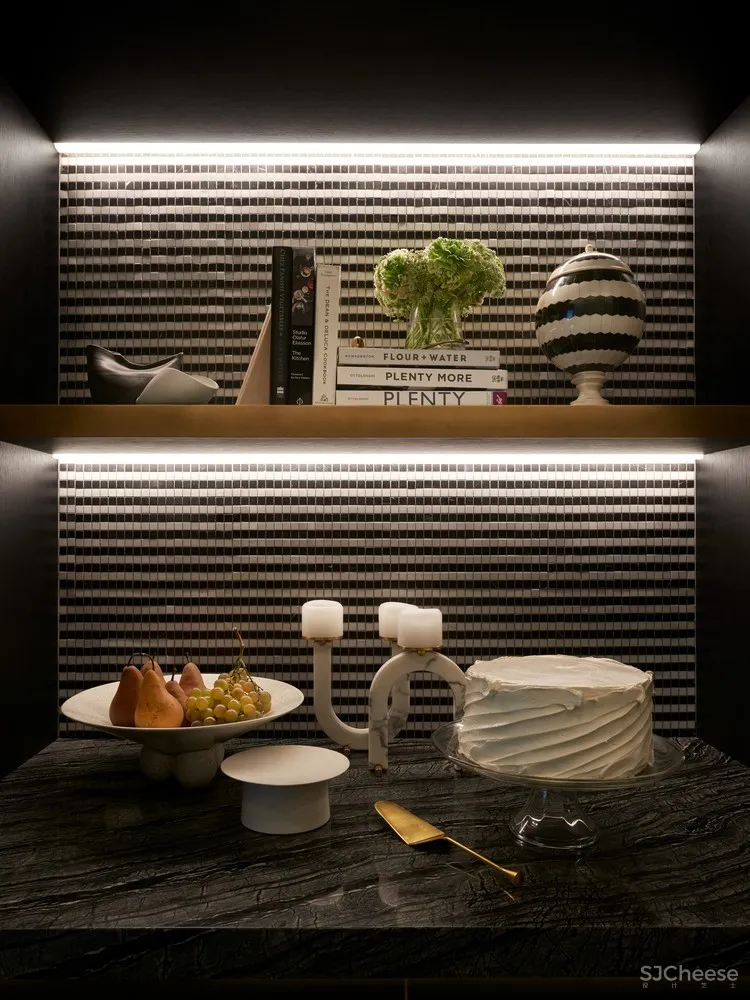 旧房翻新瞬间变成豪华公寓丨看这个设计师是如何改造的