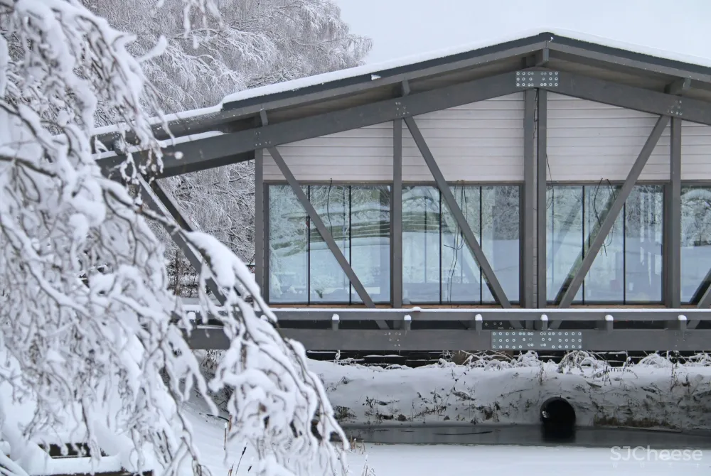 BIO-architects | 俄罗斯一座建在桥上的住宅