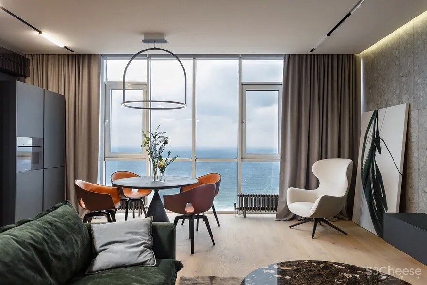 Timeless Apartment in Odessa City / Svoya Studio