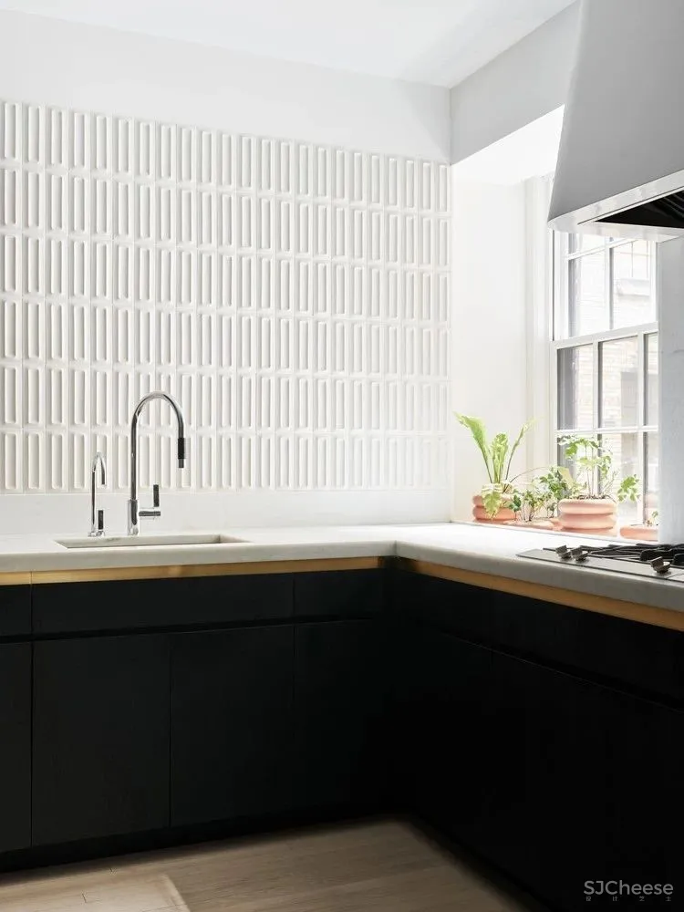 旧房翻新瞬间变成豪华公寓丨看这个设计师是如何改造的