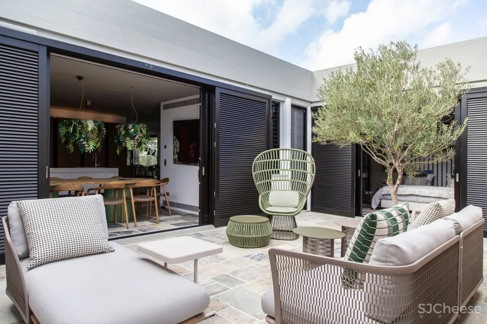 Room Service | 希腊 Attica海湾住宅