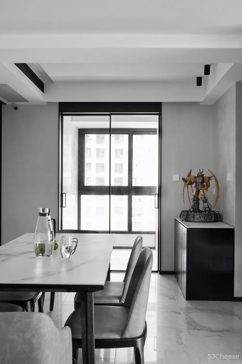 力设计 新作丨手办一面墙 江边一套房