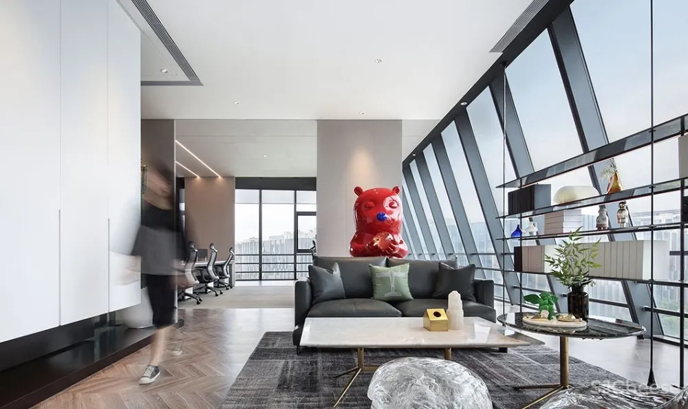 岳蒙新作:简而干练,跳脱于前!