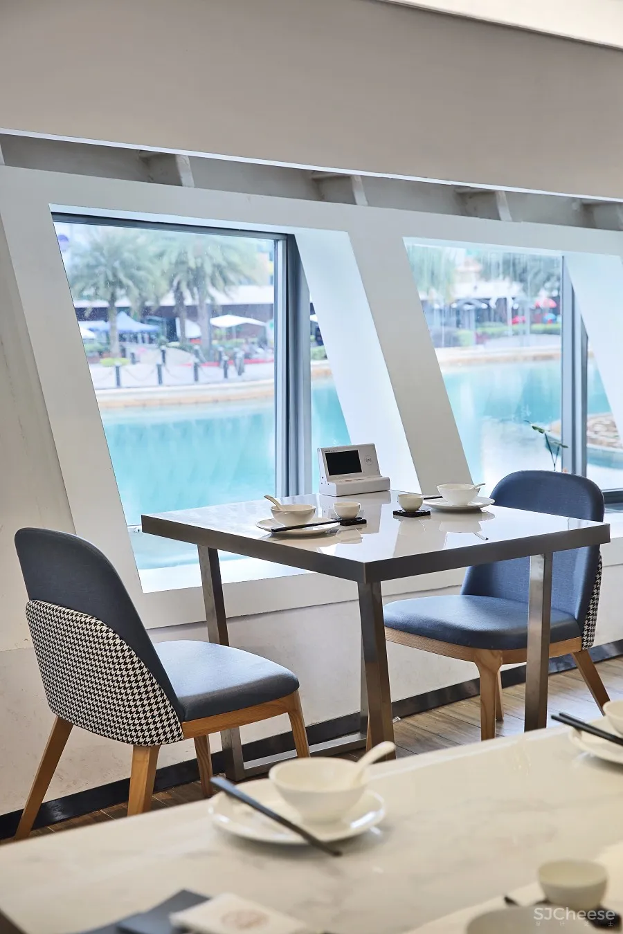 深圳餐厅空间设计【艺鼎新作】海上生明月，天涯共船说