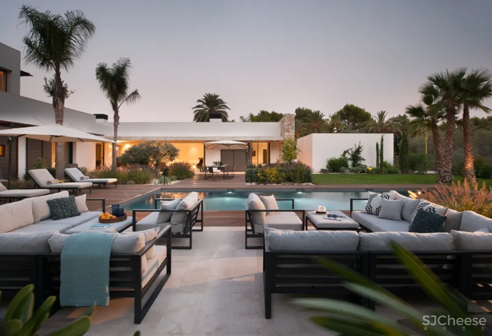 Thomas Griem新作 | 伦敦低奢的品质感