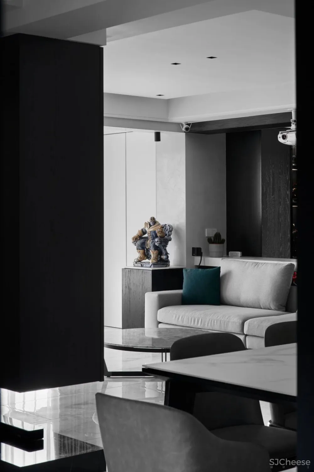 力设计 新作丨手办一面墙 江边一套房