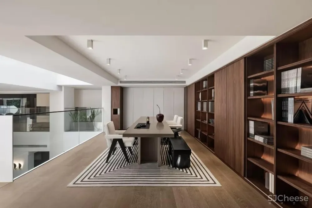 LSD | 寻找向心而生的唯一解