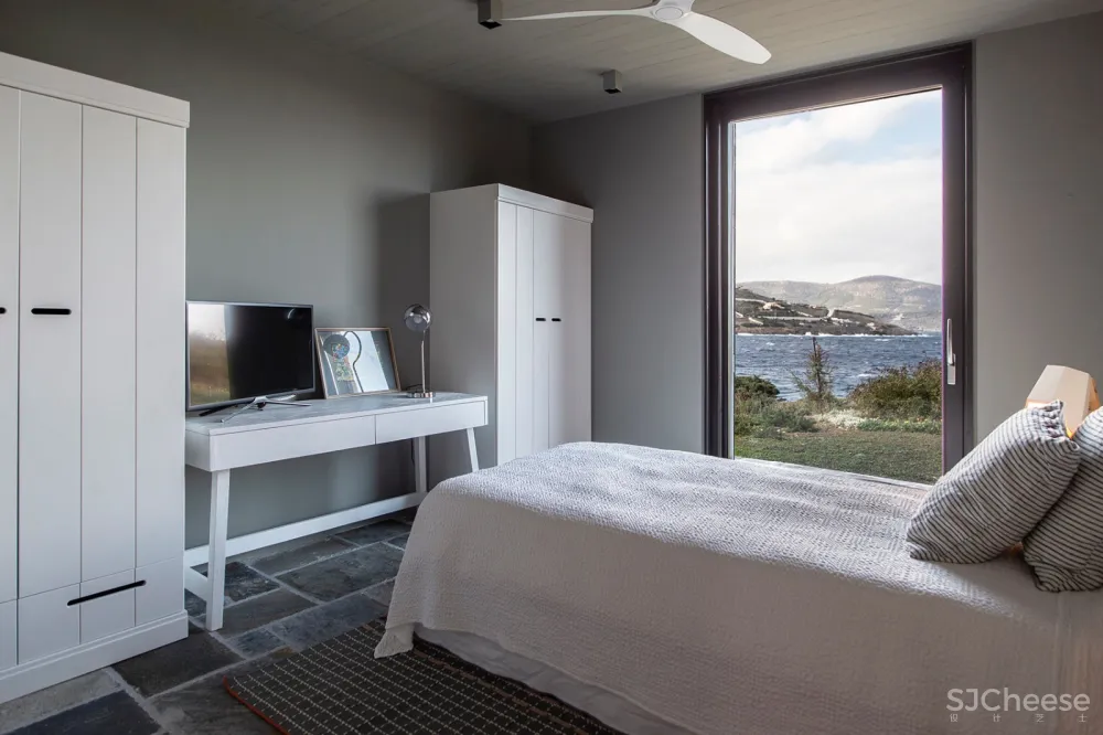 Room Service | 希腊 Attica海湾住宅