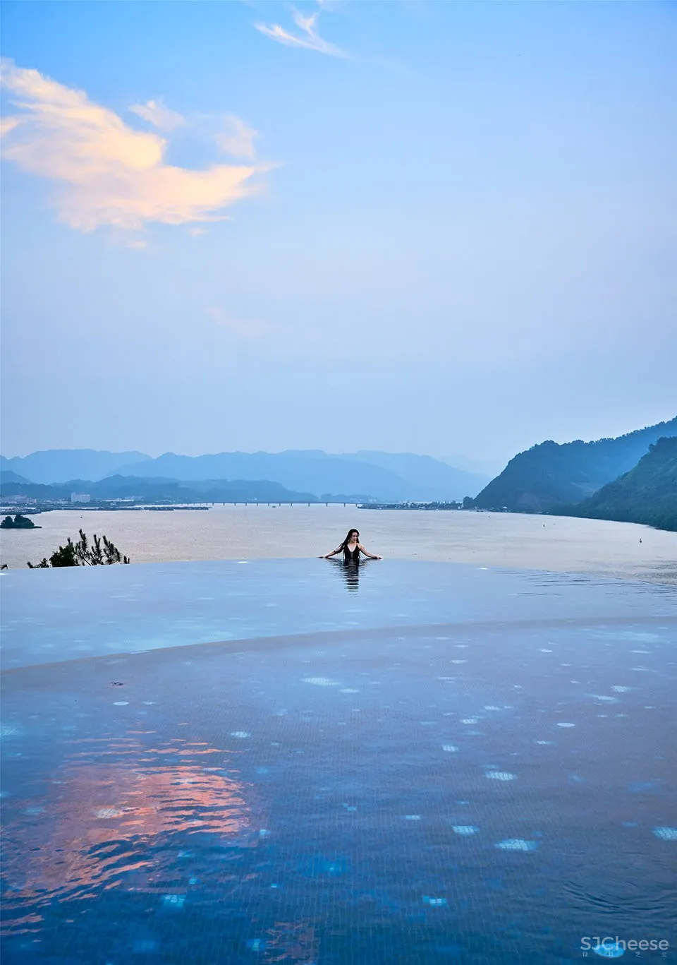 新作 | 中国美术学院风景建筑设计研究总院:杭州 星舟 – 富春江畔的空中泳池