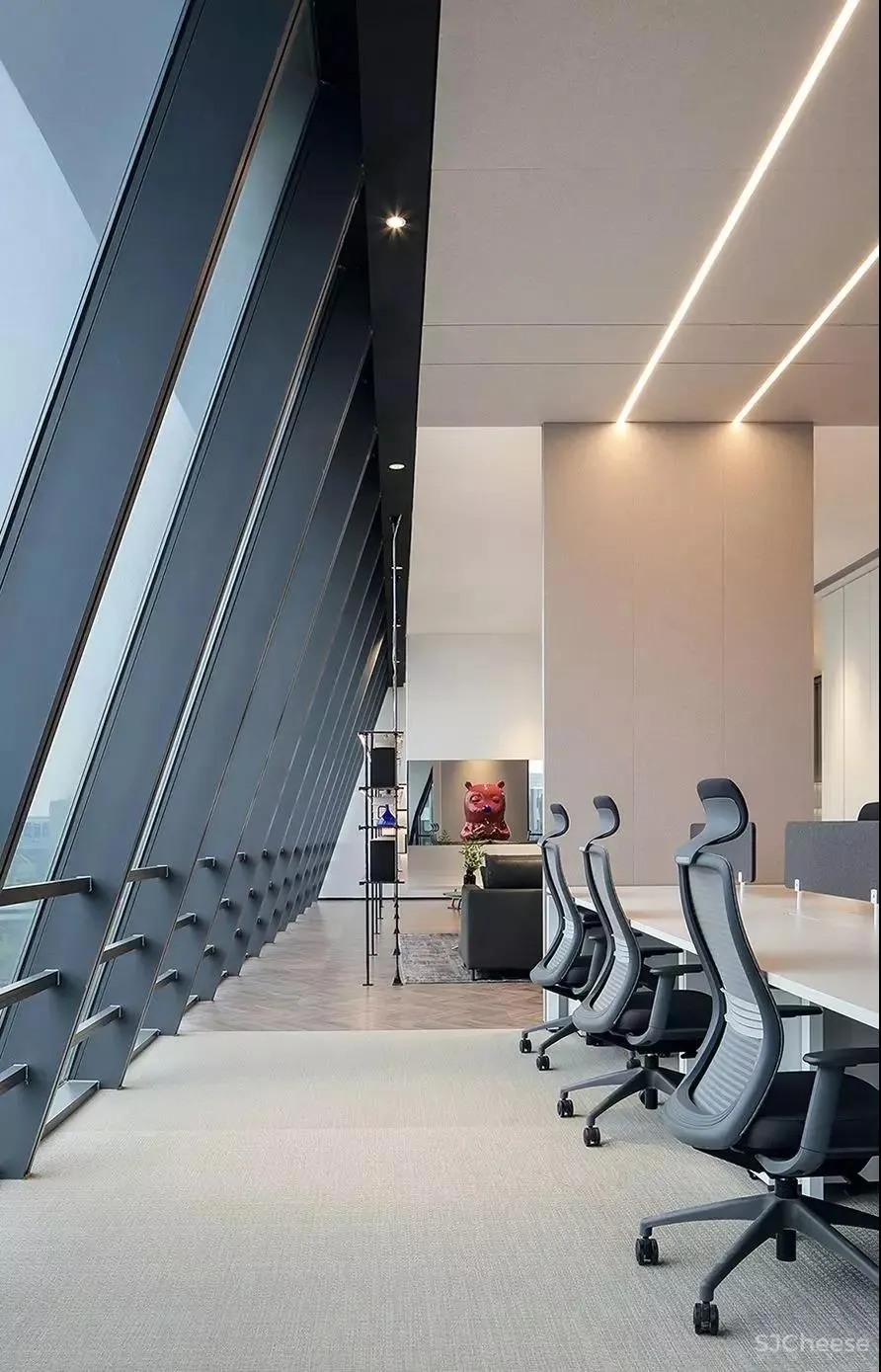 岳蒙新作:简而干练,跳脱于前!