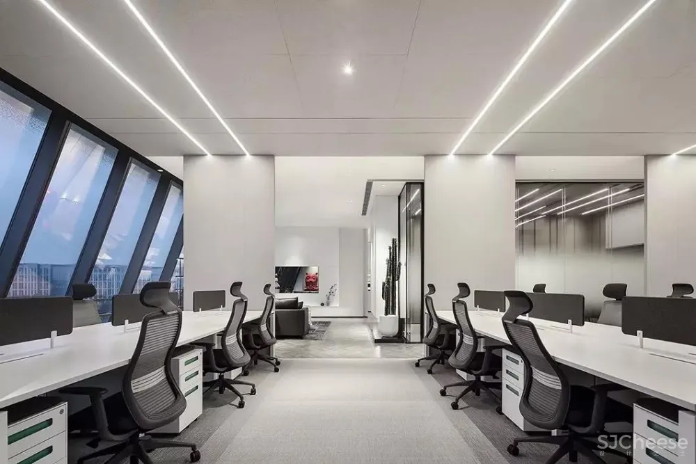 岳蒙新作:简而干练,跳脱于前!