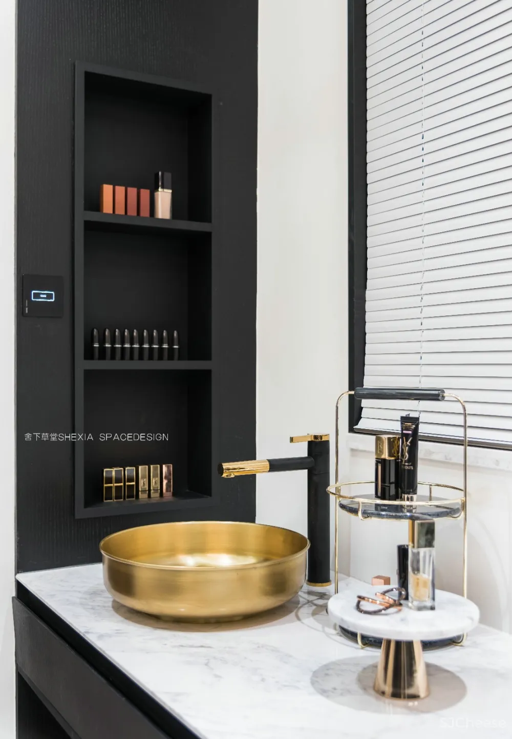 【宁洁设计作品 | 一半冷艳 · 一半迷红 】