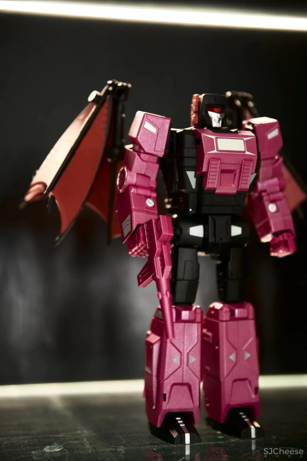 力设计 新作丨手办一面墙 江边一套房