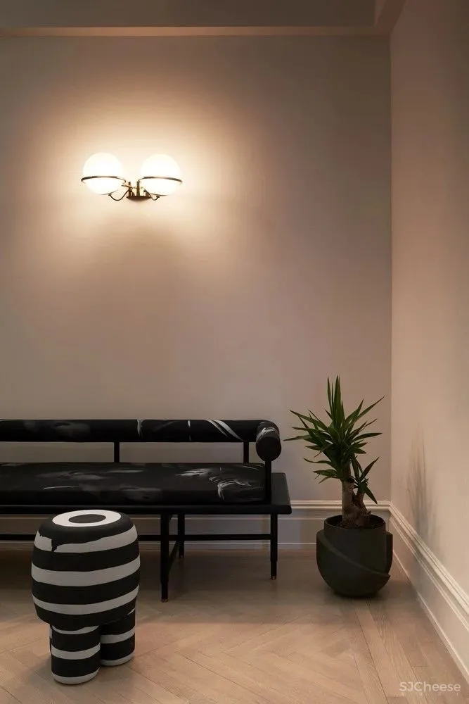 旧房翻新瞬间变成豪华公寓丨看这个设计师是如何改造的