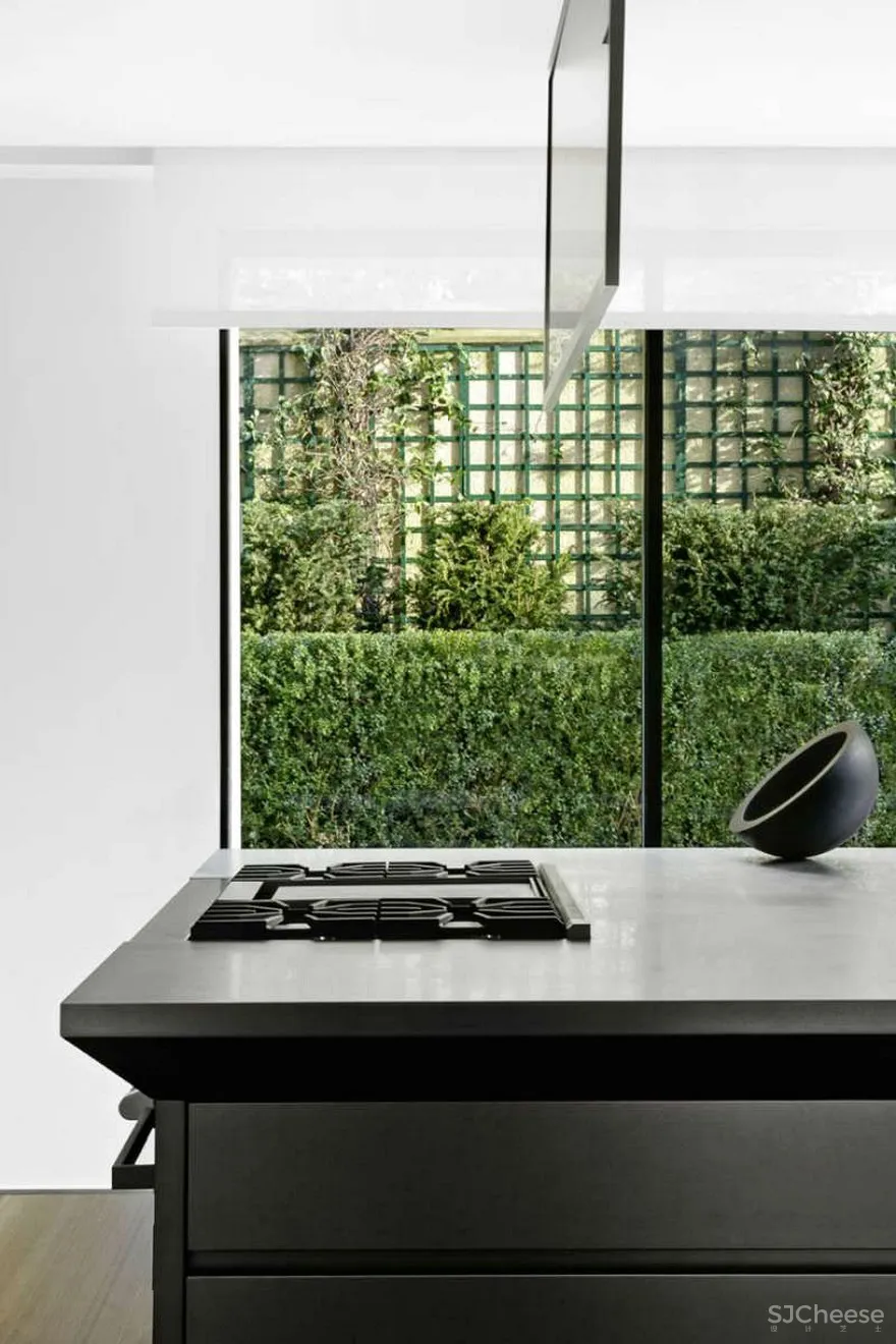 Sophisticated Parisian Apartment by Olivier Dwek