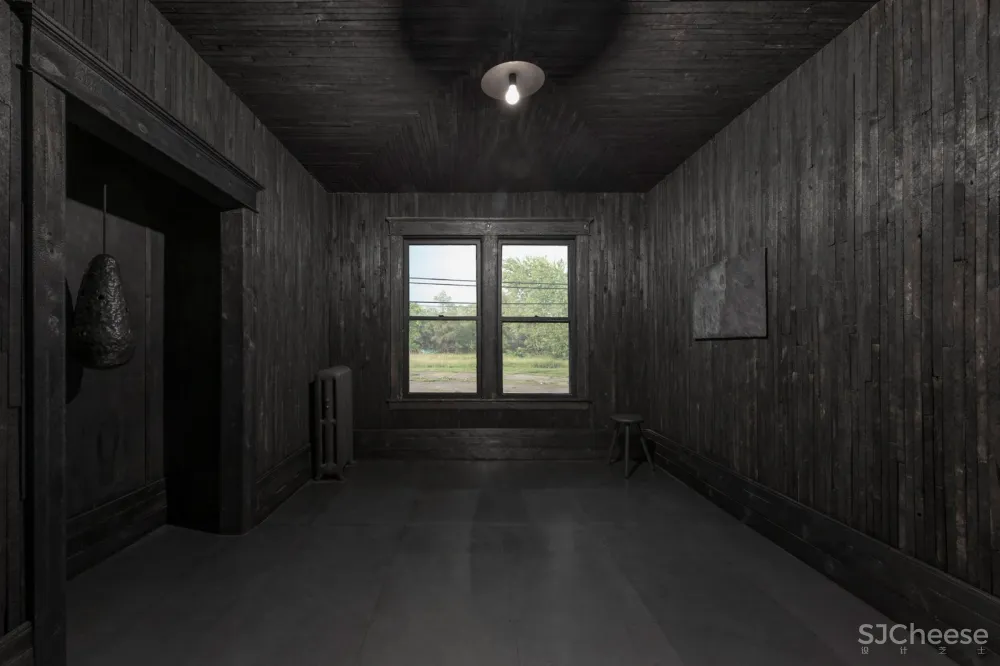 首发 | Anders Ruhwald：将废弃的底特律建筑改造成全黑装置