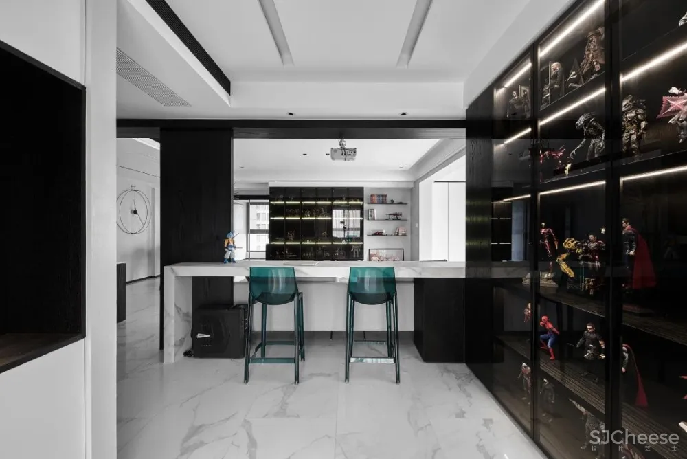 力设计 新作丨手办一面墙 江边一套房